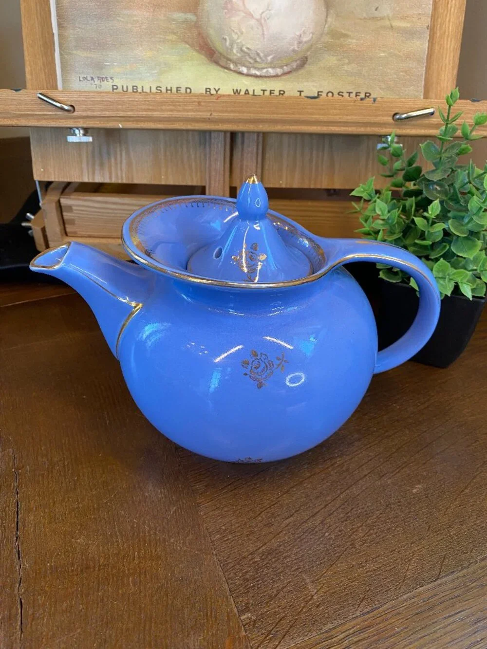 Vintage 1940's Hall China 6-cup Windshield Teapot Cadet Blue w/Gold Rose Motif